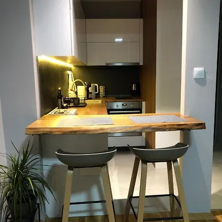 Porta Leks Apartment, Self Check-in, Own Parking 아파트 스코페
