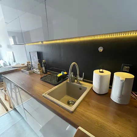 Porta Leks Apartment, Self Check-in, Own Parking Daire Üsküp