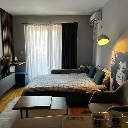 Porta Leks Apartment, Self Check-in, Own Parking Daire Üsküp